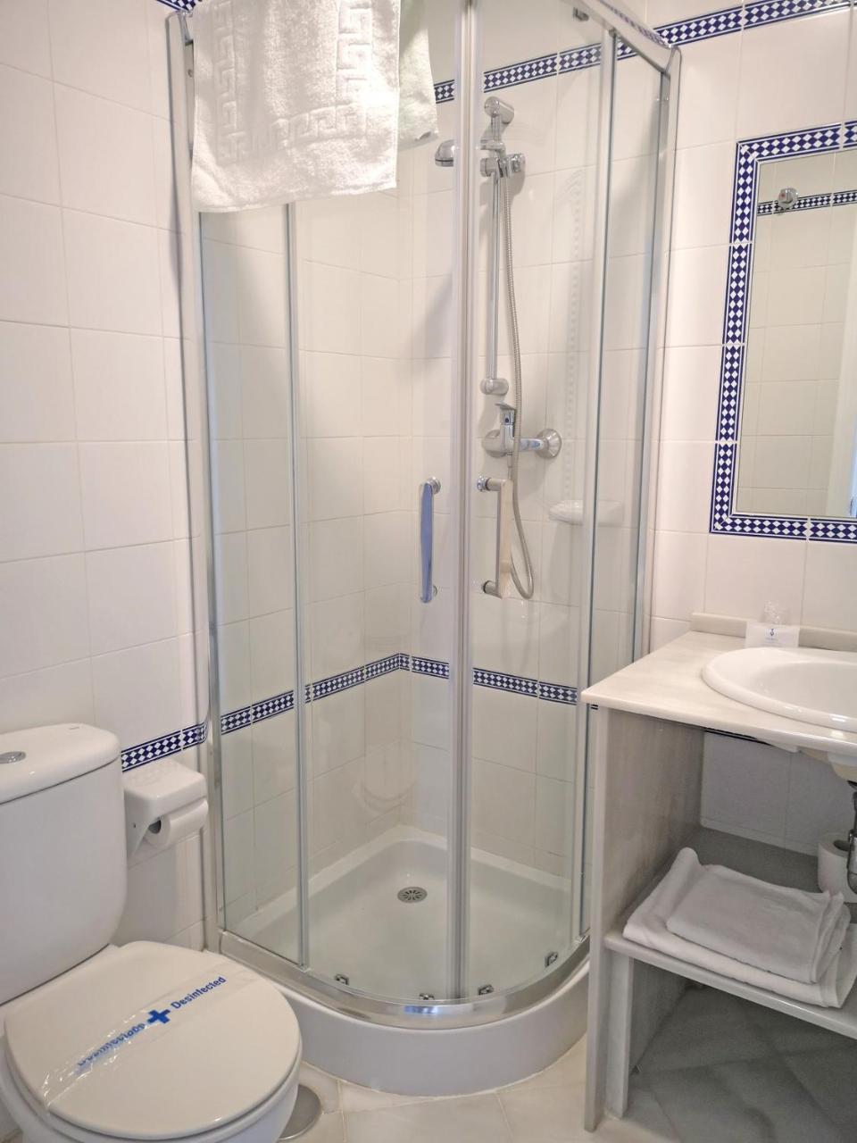Hostal Bodega Conil De La Frontera Luaran gambar