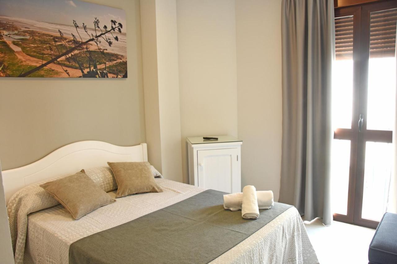 Hostal Bodega Conil De La Frontera Luaran gambar