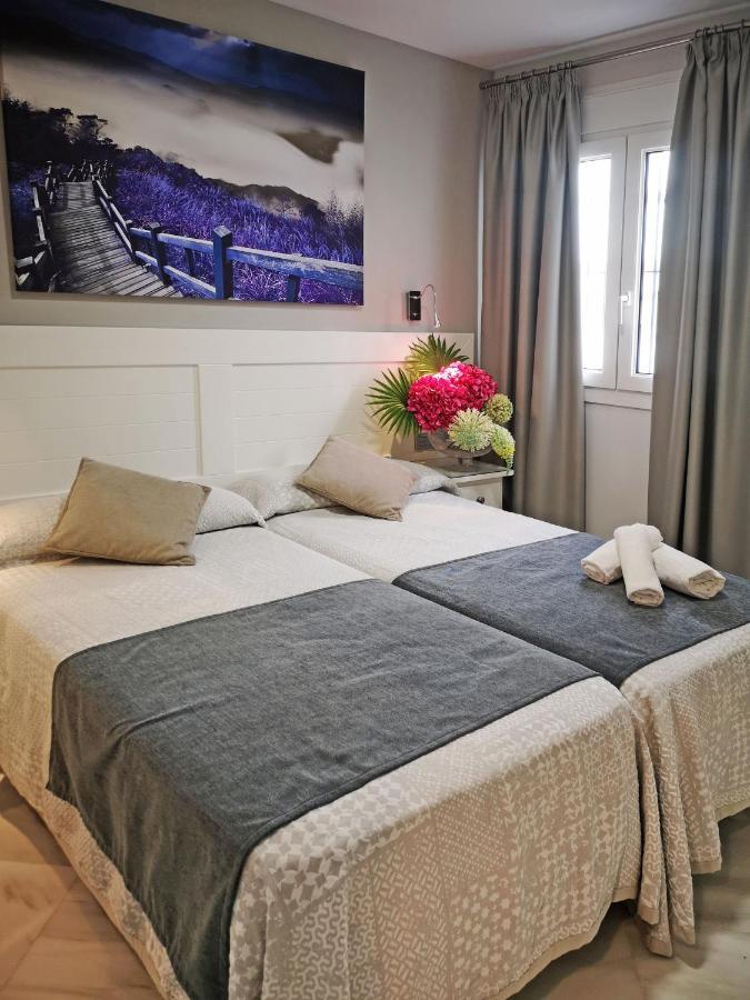 Hostal Bodega Conil De La Frontera Luaran gambar