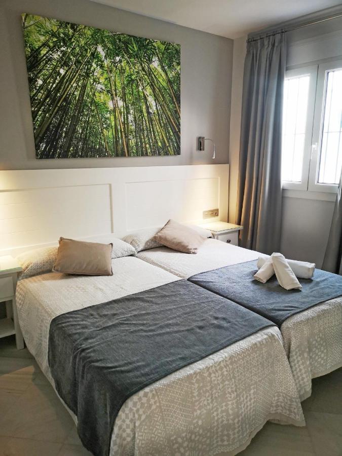 Hostal Bodega Conil De La Frontera Luaran gambar
